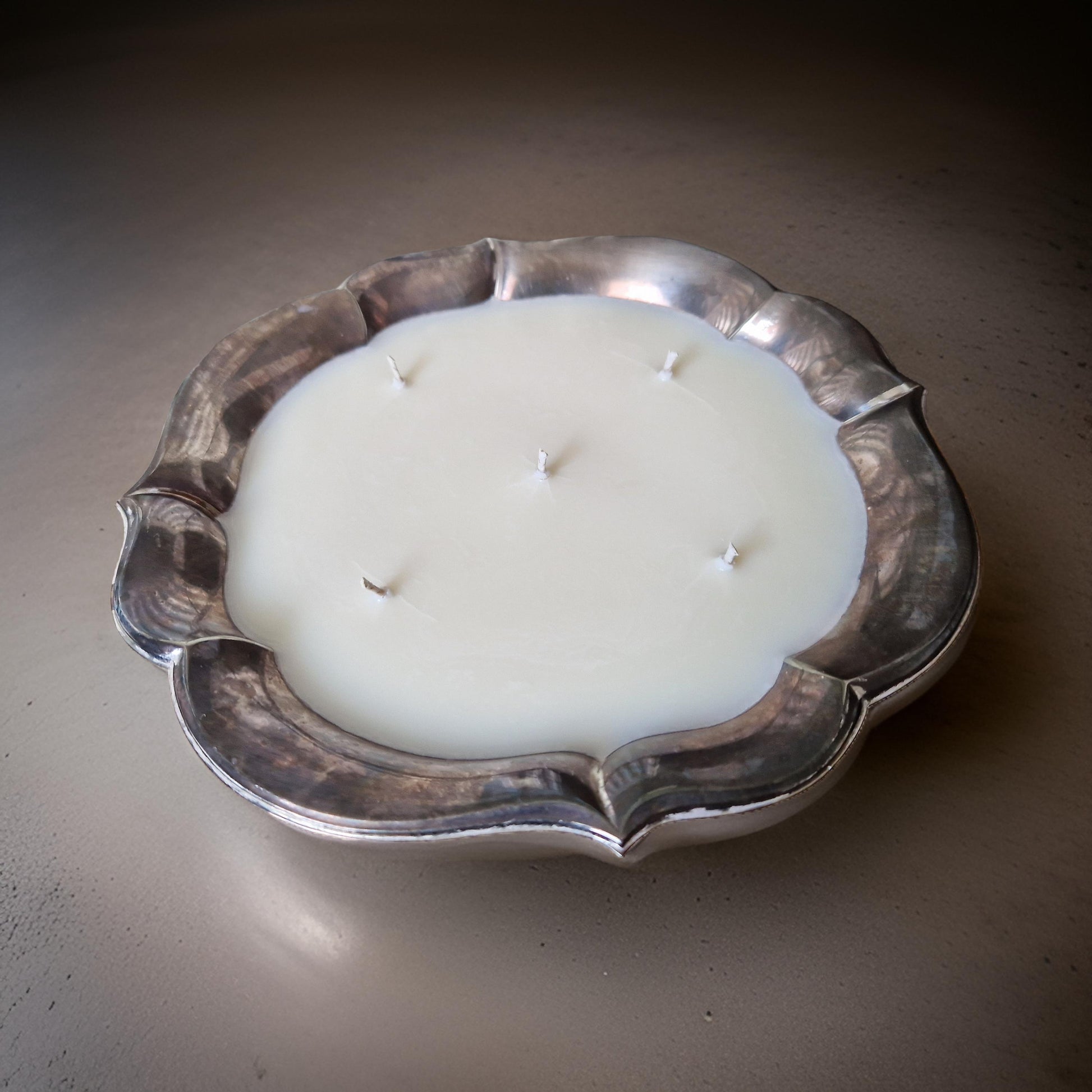 5 wick sandalwood candle