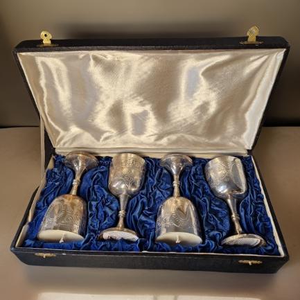 Goblet candles set